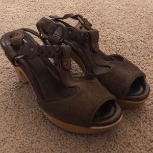 Frye T-strap sandals
